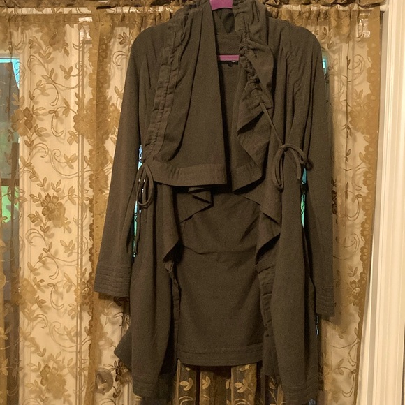 Ryu Cardigan - Picture 1 of 10